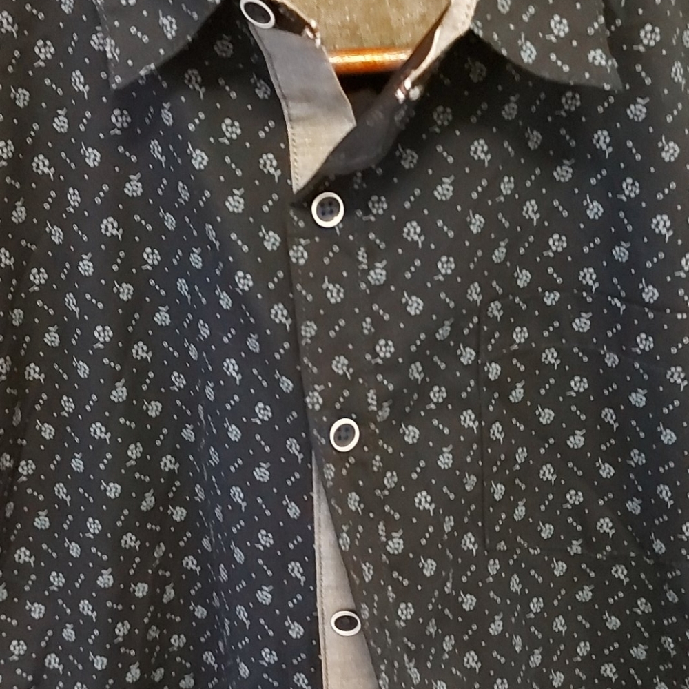 Perry Ellis button down boys - Picture 3 of 6